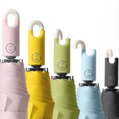 Paraguas de lluvia y sol totalmente automático con manija de bloqueo de color sólido estilo de diseño triple