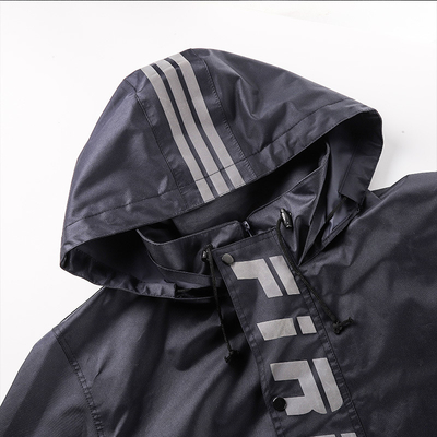 Día lluvioso Adultos chaqueta de lluvia masculina Traje de lluvia con pantalón Ropa de trabajo impermeable