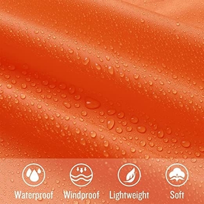 Abrigos de lluvia de poliéster impermeables para aventuras al aire libre ligeros y convenientes