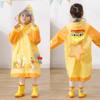 Ropa de lluvia para niños de dibujos animados con rayas reflectantes.