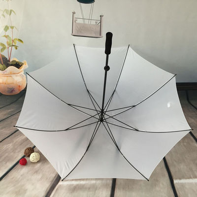 Arco de metal recubierto de negro poliéster mango largo de polo recto paraguas de golf para negocios