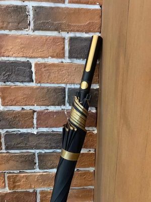 X103 190T PG Protección UV Revestimiento dorado Paraguas para automóviles de golf a prueba de viento para publicidad