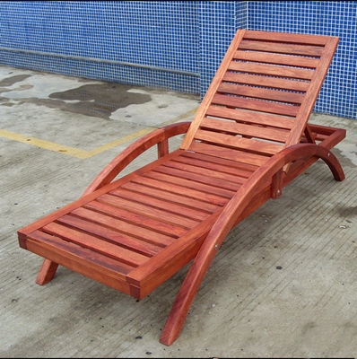 Muebles de exterior relajantes Recabadora de madera de pino para sentarse en la playa o piscina