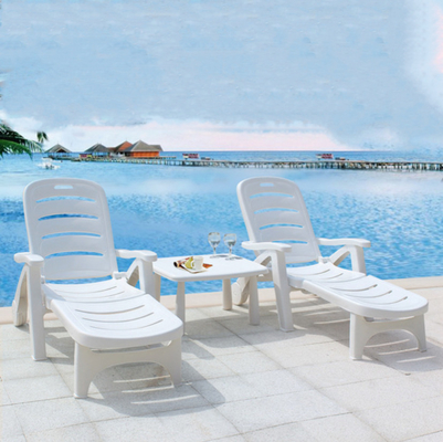 Silla de salón de patio de ratán blanco cama reclinable plegable para apartamentos balcón y villa