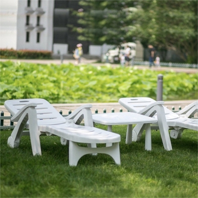 Silla de salón de patio de ratán blanco cama reclinable plegable para apartamentos balcón y villa