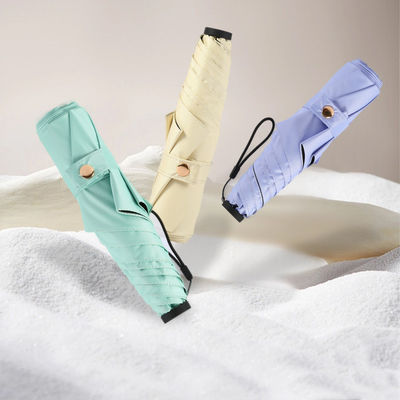 Protección UV Paraguas de fibra de carbono para adultos ligero y portátil triple plegado