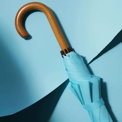 Regalo de negocios 8K 23 pulgadas marco de fibra de vidrio paraguas de hueso recto con mango de una pieza