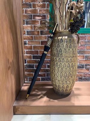 Diámetro abierto de 120 cm X103 Protección UV con revestimiento dorado Paraguas para negocios y golf