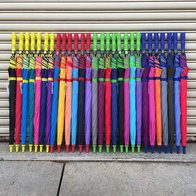 Paraguas de golf de mango largo semiautomático directo con diseño de fibra de color contemporáneo