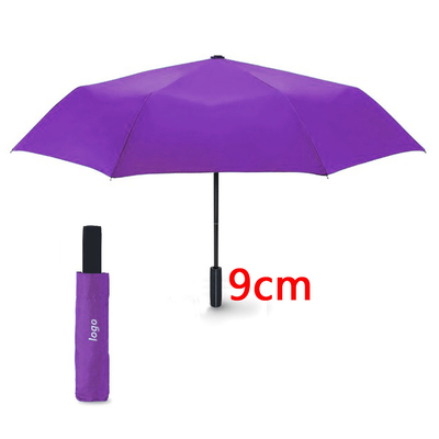 Paraguas triple plegable de poliéster 210T con mango de plástico ABS y tela impermeable
